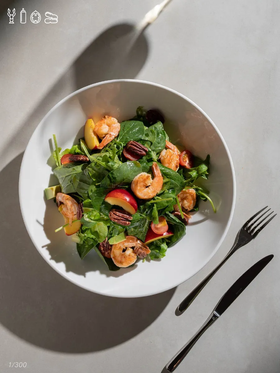 Peach salad with shrimps