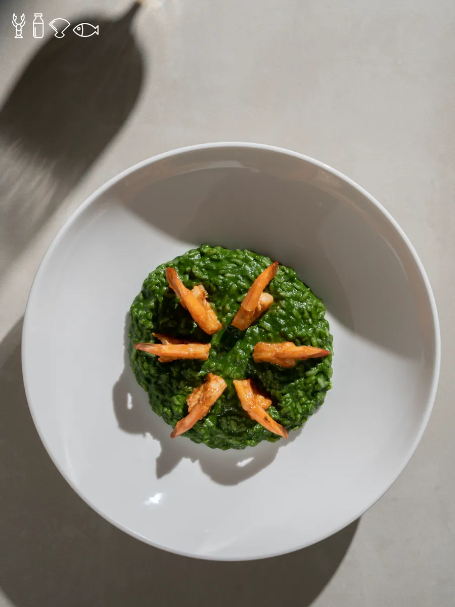 Spinach risotto with shrimps