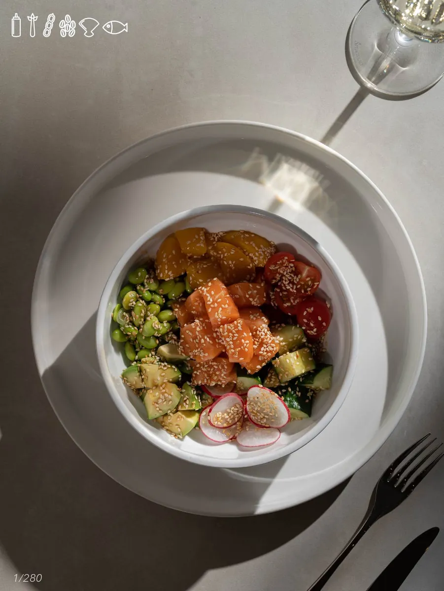 Salmon poke bowl
